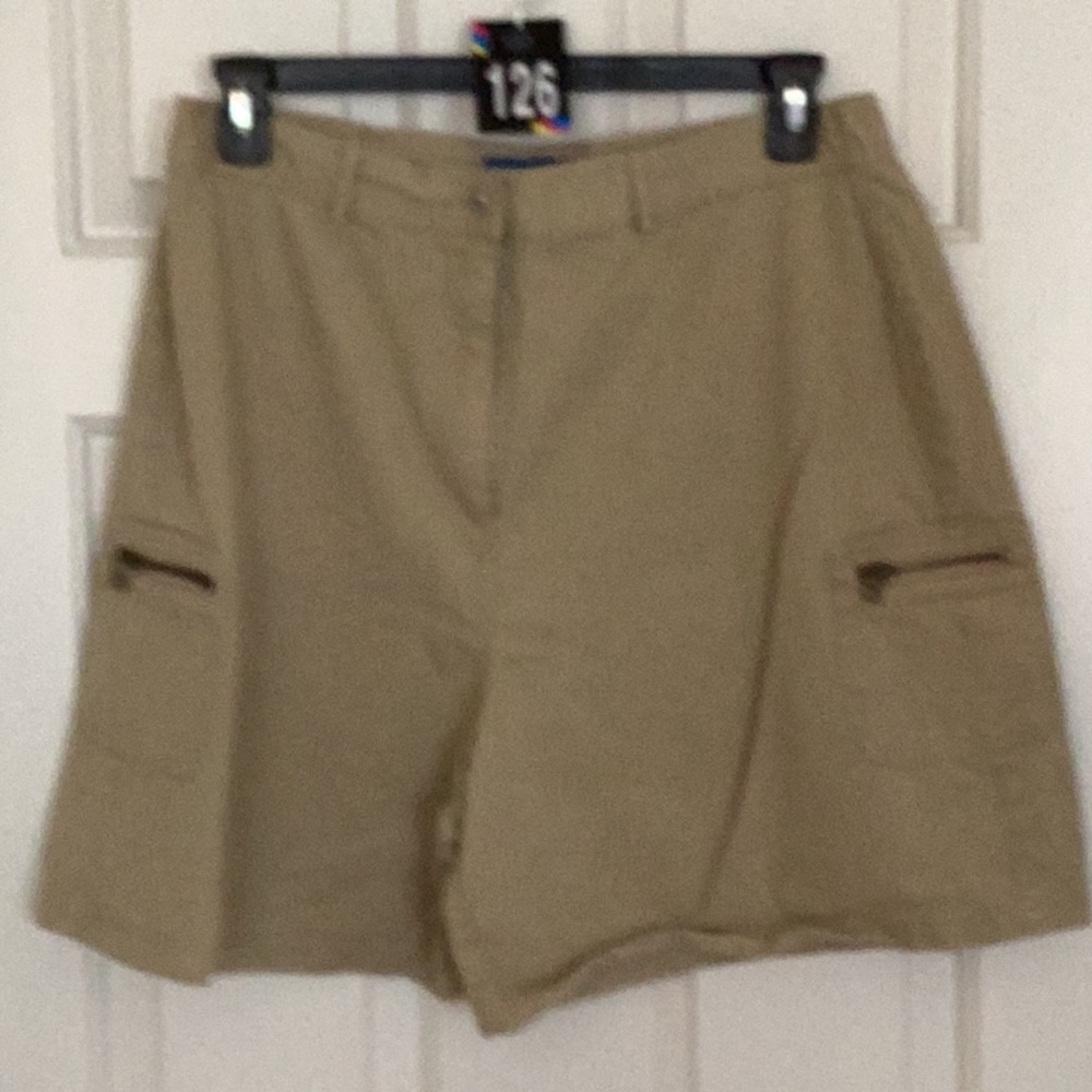 Karen Scott Women's Khaki Cargo Shorts Sz 18